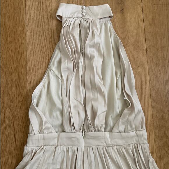 Lulu's - Seriously Stunning Pleated Backless Romper in Ivory Gray - Picture 6 of 7